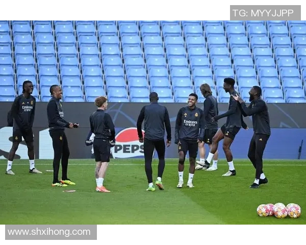 皇家马德里隆重举行发布会欢迎新援迪恩赫伊森加盟球队